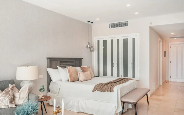 Modern Studio With Ocean View in Punta Palmera