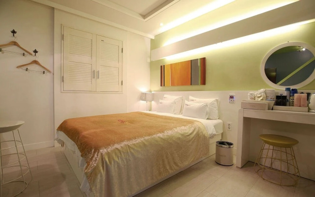 Secret Hotel