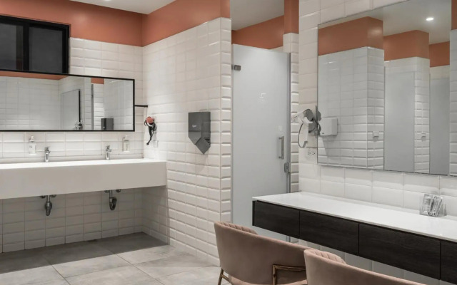 Oinn Hotel & Hostel Tainan