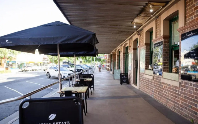 The Fed and Bed Temora