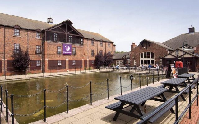 Premier Inn Milton Keynes Central South West Furzton Lake