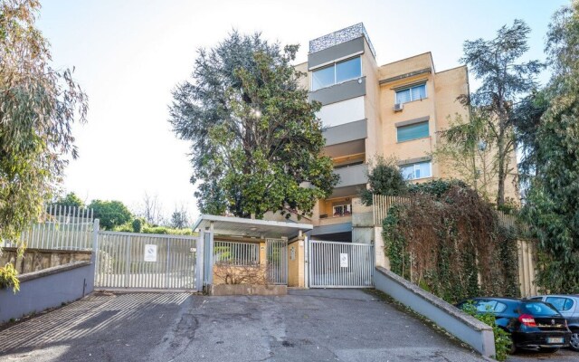 Colourful And Bright Flat Near Vatican