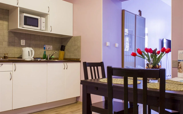 Royal Court Apartments