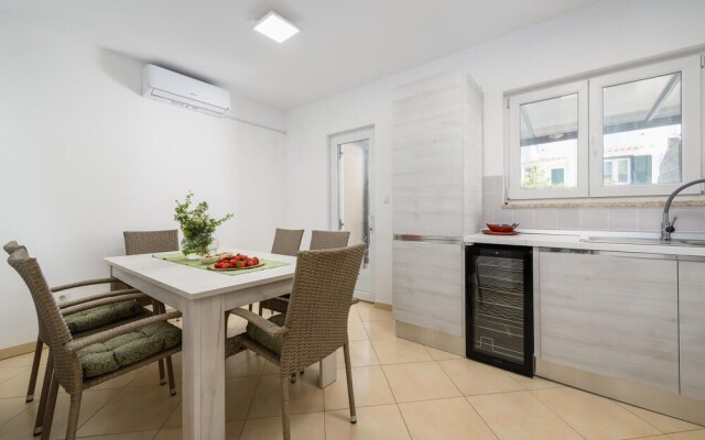 Beautiful Home in Vabriga With Jacuzzi, Wifi and 3 Bedrooms