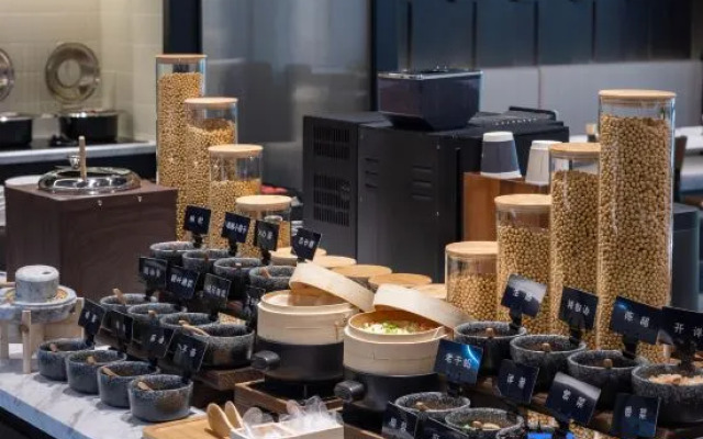 Beijing Guomao Baiziwan Road Atour Hotel