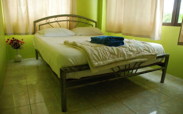 Blue Lagoon Guest House and Bar