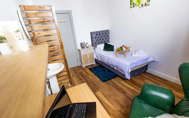 Cades Accommodation