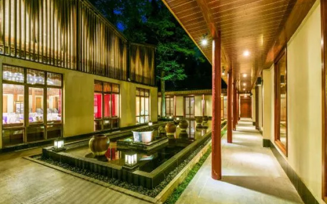 Duyun Maojianli Hotel (Qinhan Film City)