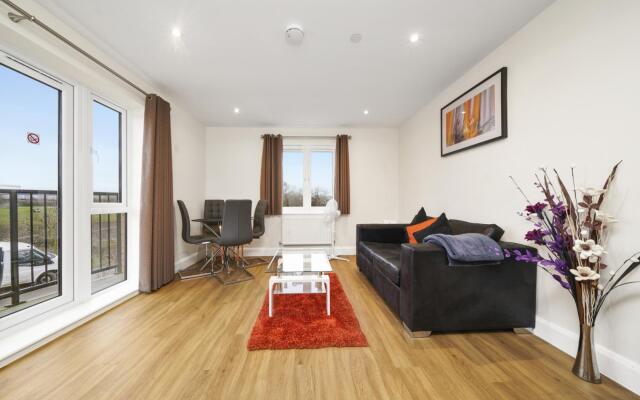 London Heathrow Living Serviced Apartments - Apt 8