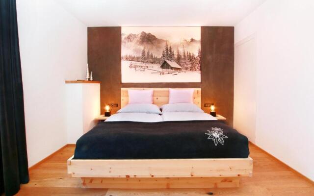 Mountain Living Apartments - Ski-In & Ski-Out