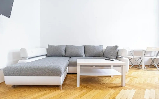 Cozy Room Near U6 Dresdner Subway Line