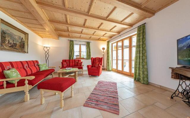 Neuerbaute Ferienhaushälfte 4erspitzblick