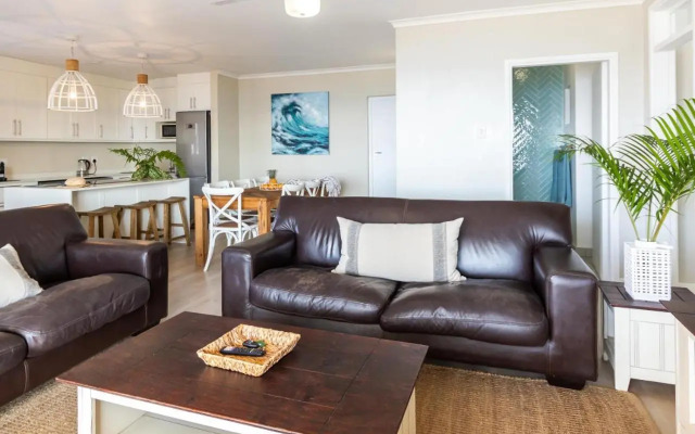 Martinique at Beachfront Apartment in Shakas Rock