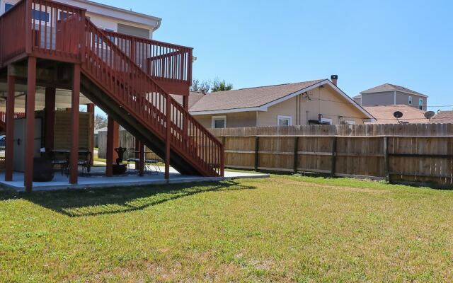 Great Location Spacious Yard Coffee bar