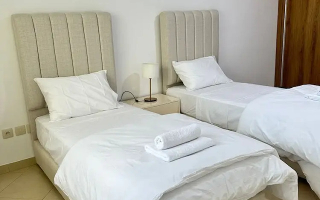 SHRTSTAYS Guesthouse