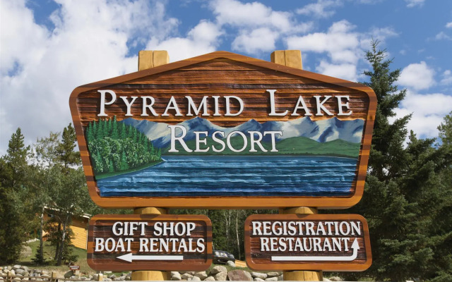 Pyramid Lake Lodge