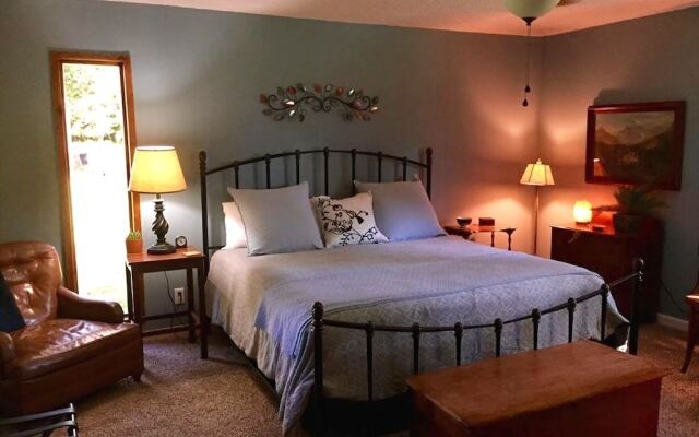 Sisters on Sycamore Bed & Breakfast