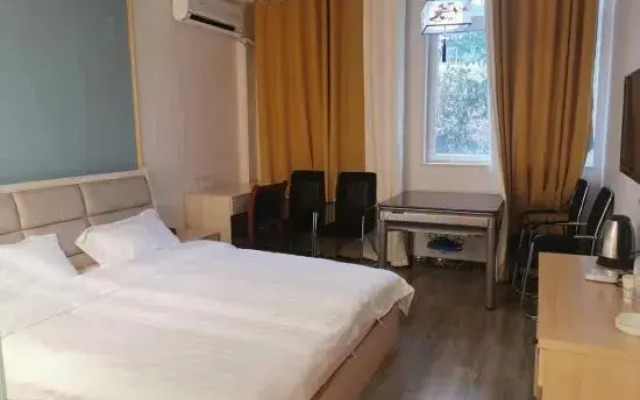 Chongqing Jingyi Business Hotel