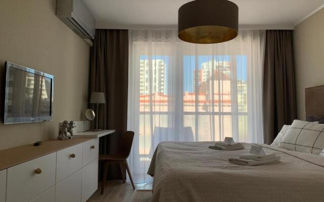 Central Point by Zoom Apartments