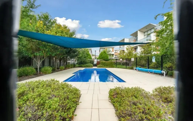 Tranquil 1-bed Apartment With Courtyard, Pool, BBQ