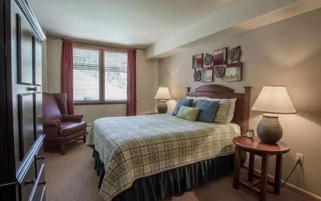 Zephyr Mountain Lodge