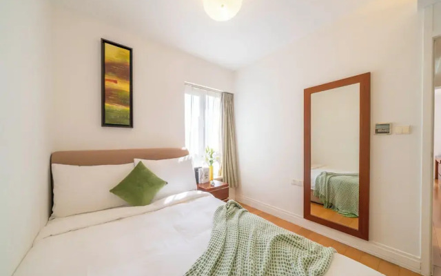 Tyms Luxury 2BR 1BA Apt Xujiahui Shops