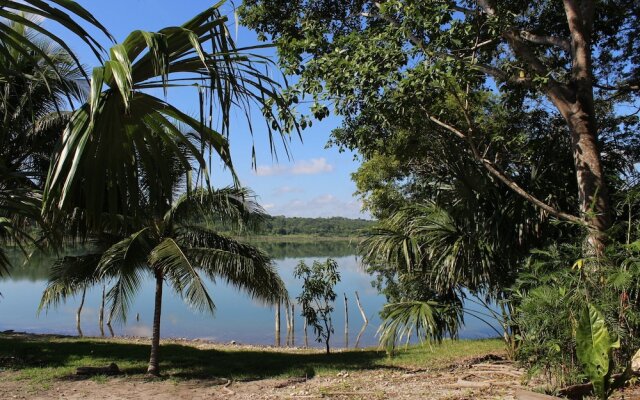 Maya Zacpetén Jungle Lodge