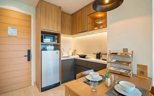 Laguna Lakeside Residences