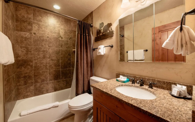 Three Kings Condominiums