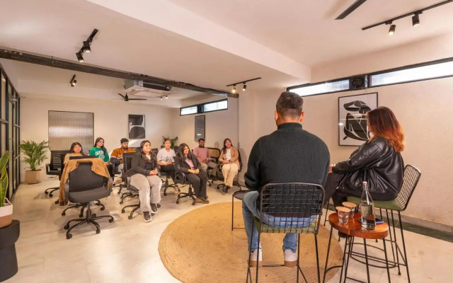 Minimalist Poshtel & Suites