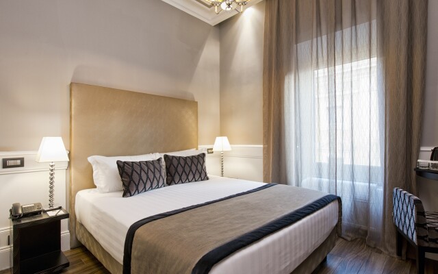 Hotel The Independent Suites