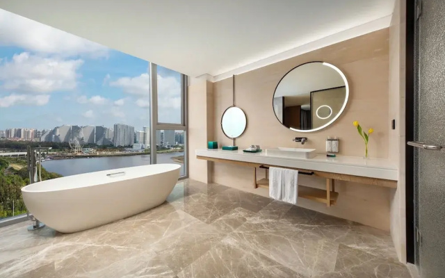 HUALUXE Resort Beihai Silver Beach by IHG