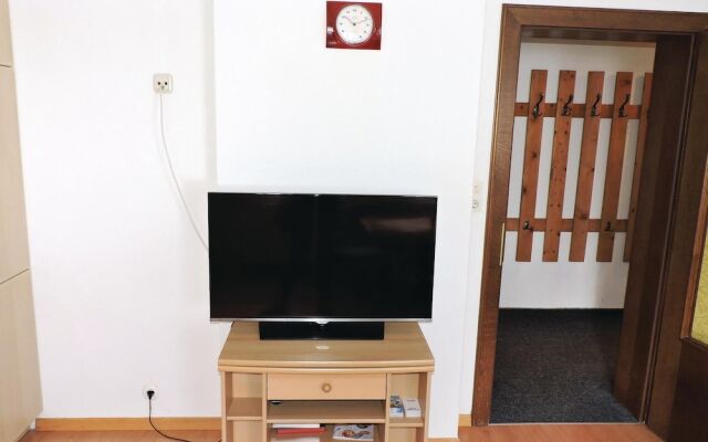 Stunning Apartment in Schnann With 2 Bedrooms and Wifi