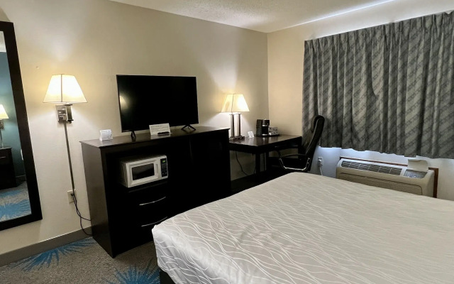 Reston Inn & Suites