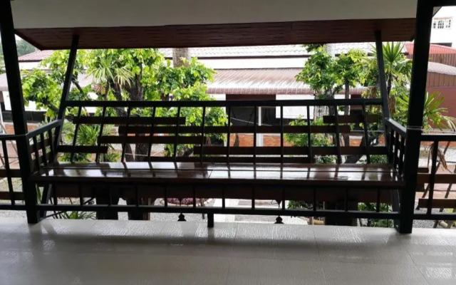 Palm Hug Resort & Camping Homestay