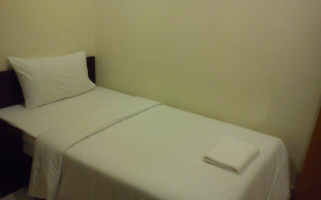 Yb One Hotel