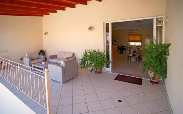 Agios Sostis Hotel Apartments Kyparissia