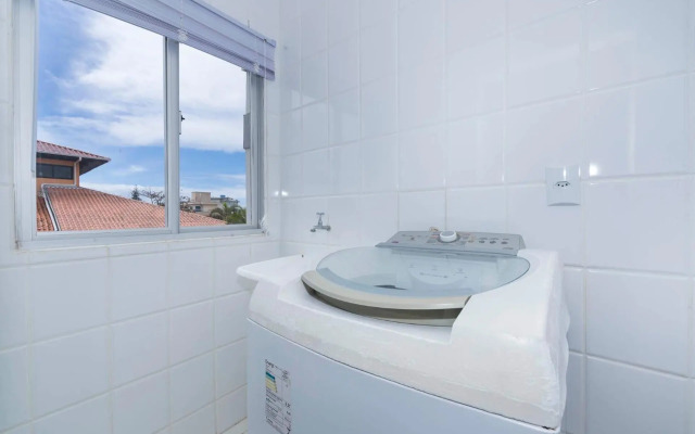 Apartamento com Vista Mar a 30 metros da praia