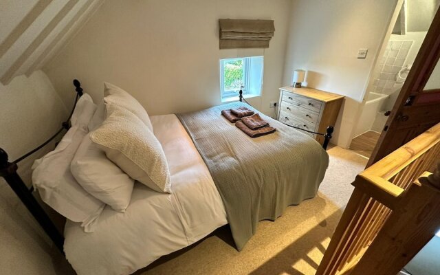 Beautiful 4-bed Cottage in Heart of the Cotswolds