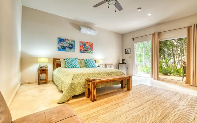 The Island Hub at Red Frog Beach Resort