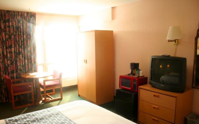 Finger Lakes Hotel