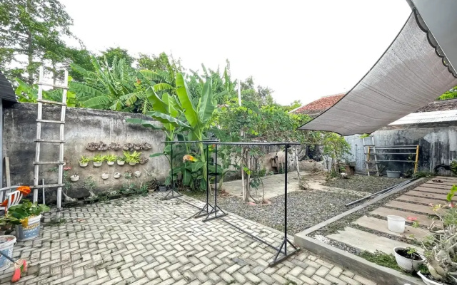 Urbanview Syariah Sasarengan Inn Near Rsud Waled Cirebon