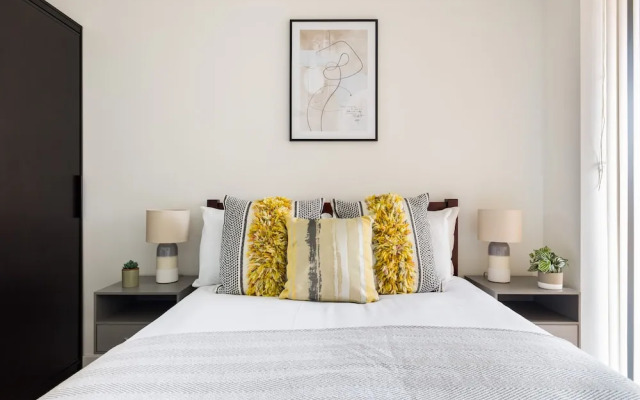 2 Bed Apartment in Shoreditch