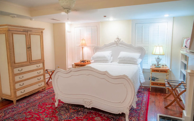 Justine Inn Savannah