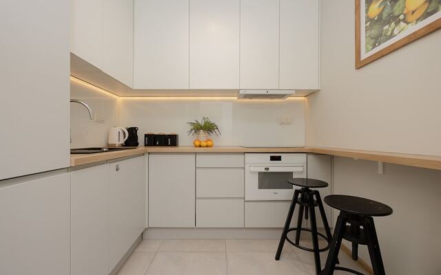 Komputerowa Studio Warsaw by Renters