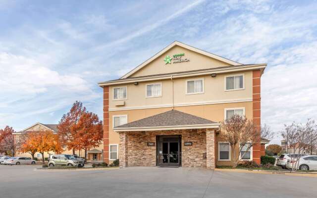 Hawthorn Extended Stay by Wyndham DFW Airport North