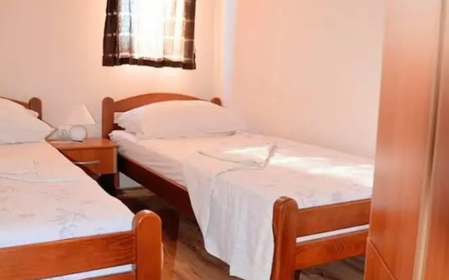 Lovely 2-bed Apartment in Vinisce, Close to Beach
