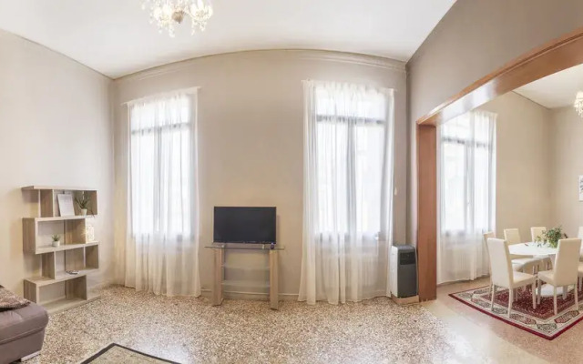 Luxury Venice Apartments