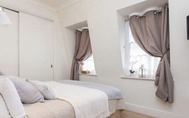 2 Bed Serviced Apt In Mayfair