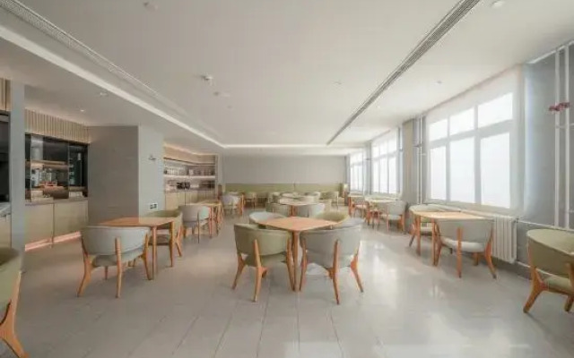 Ji Hotel (Tianjin Tucheng Metro Station)